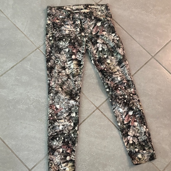 Guess Abstract Patterned Pants - Picture 1 of 4